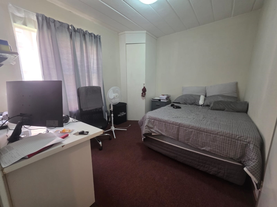 1 Bedroom Property for Sale in Kannoniers Park North West